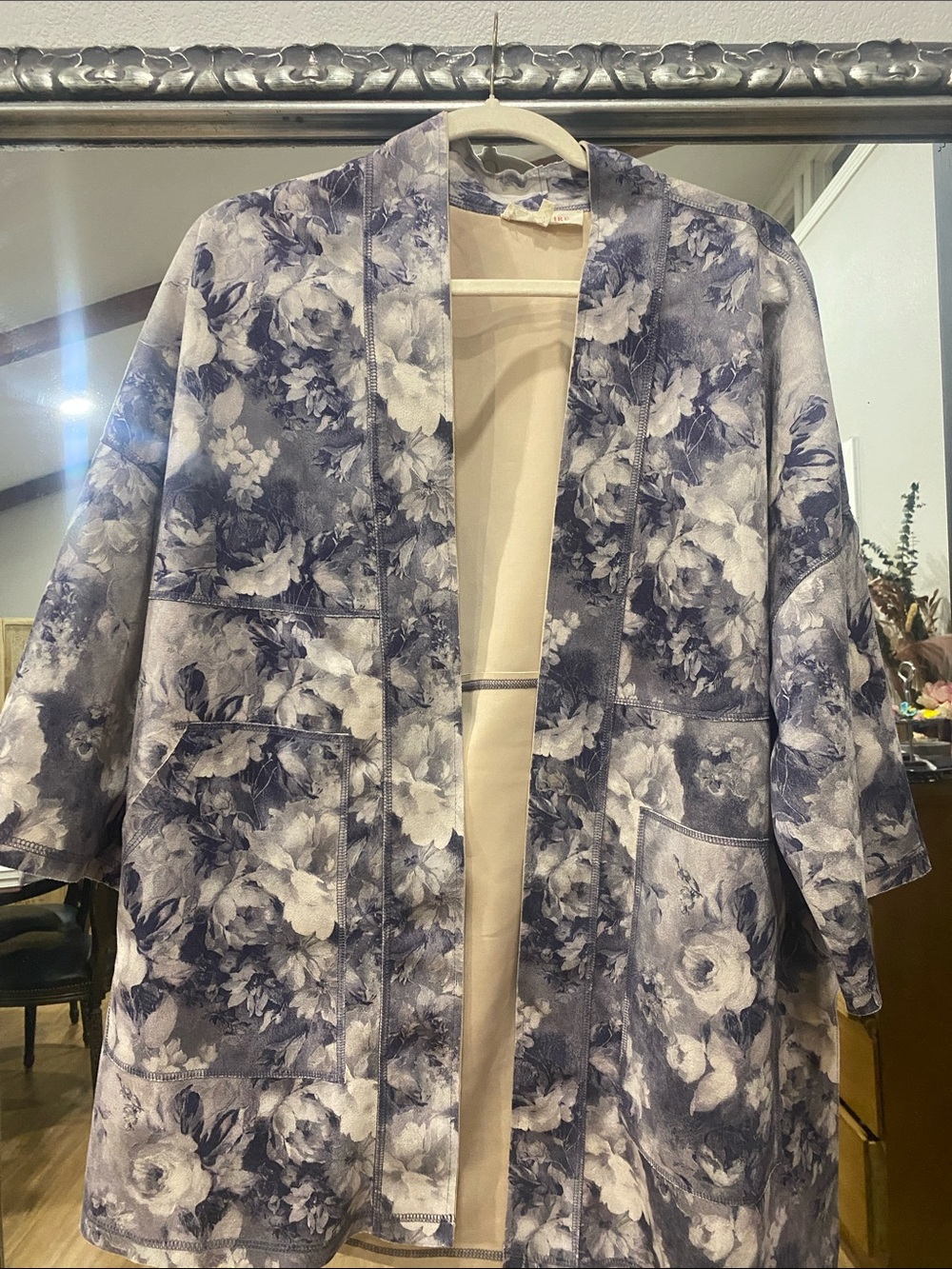 Solitaire Navy and White Floral Kimono Blazer